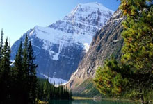 [图]英超-迪亚斯双响萨拉赫传射 曼联0-3利物浦.